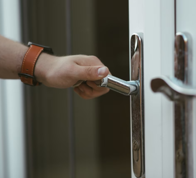 How to fit a mortice lock