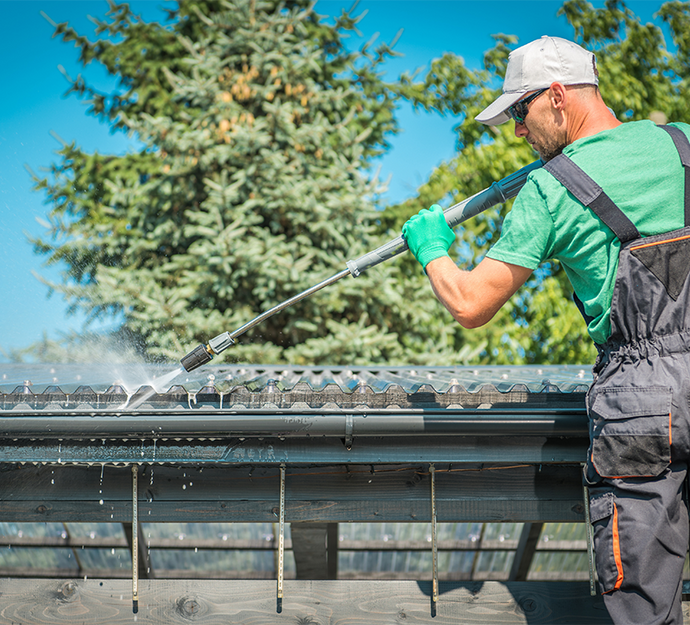 How to Clean A Roof: A Step-by-Step Guide