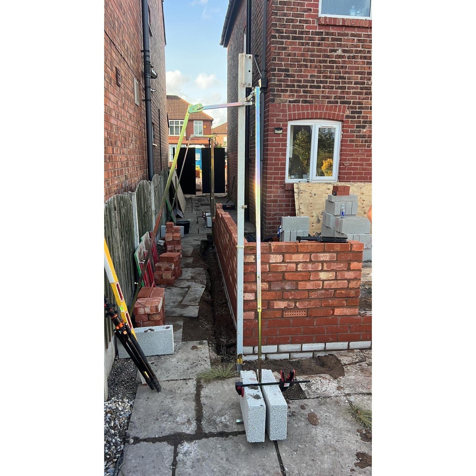 Adjustable Profile Outrigger / Stabiliser (2 legs) - RHINOBUILD Bricklaying Tools