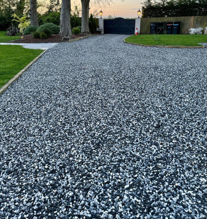 Black Ice Gravel Chippings - Dandy's Topsoil & Landscape Supplies Gravel, Slate & Aggregates