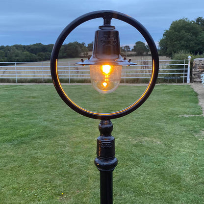 Classic railway style lamp post in cast iron and steel 1.49m (H314)
