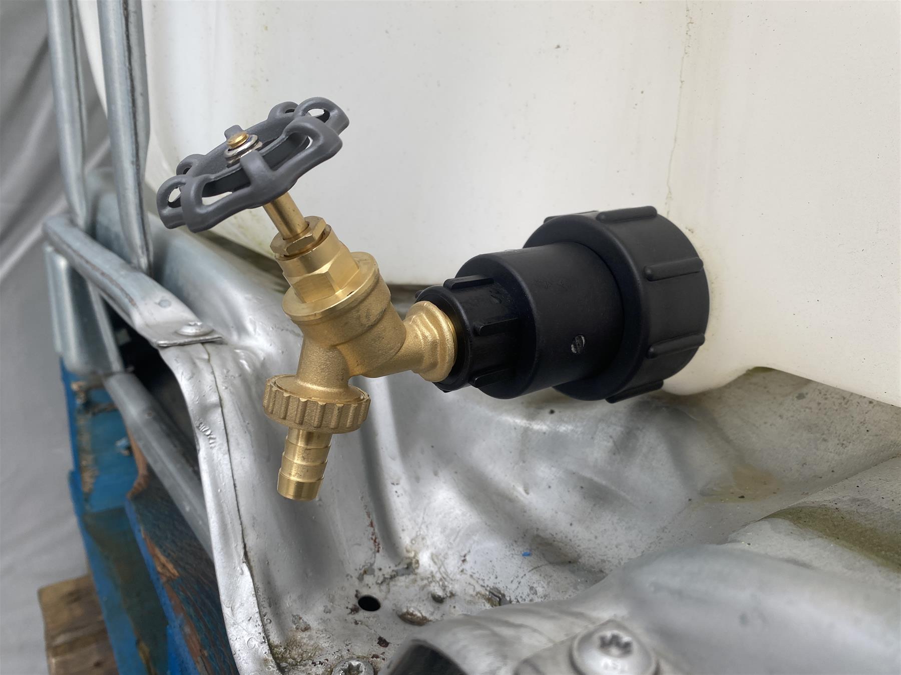 IBC 2” S60X6 – ½” BSPF Extender Adaptor with Brass Bib Round Handle Tap ½” Barb - Best4Trade-Retail