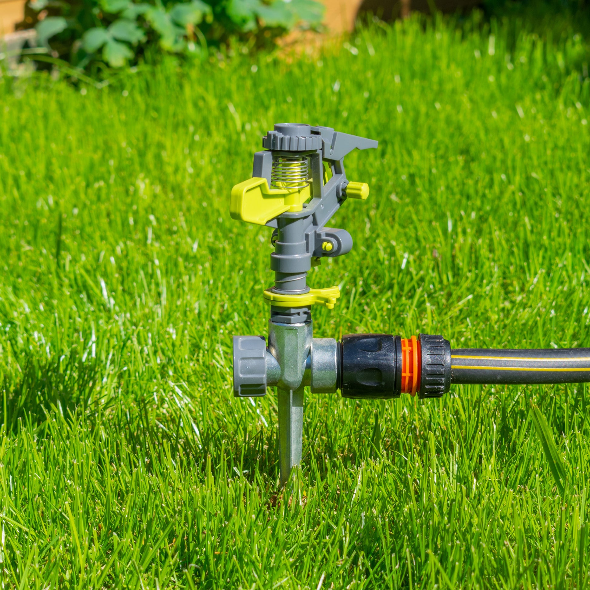 Pulsating Sprinkler on Spike Lime - Best4Trade-Retail Garden watering