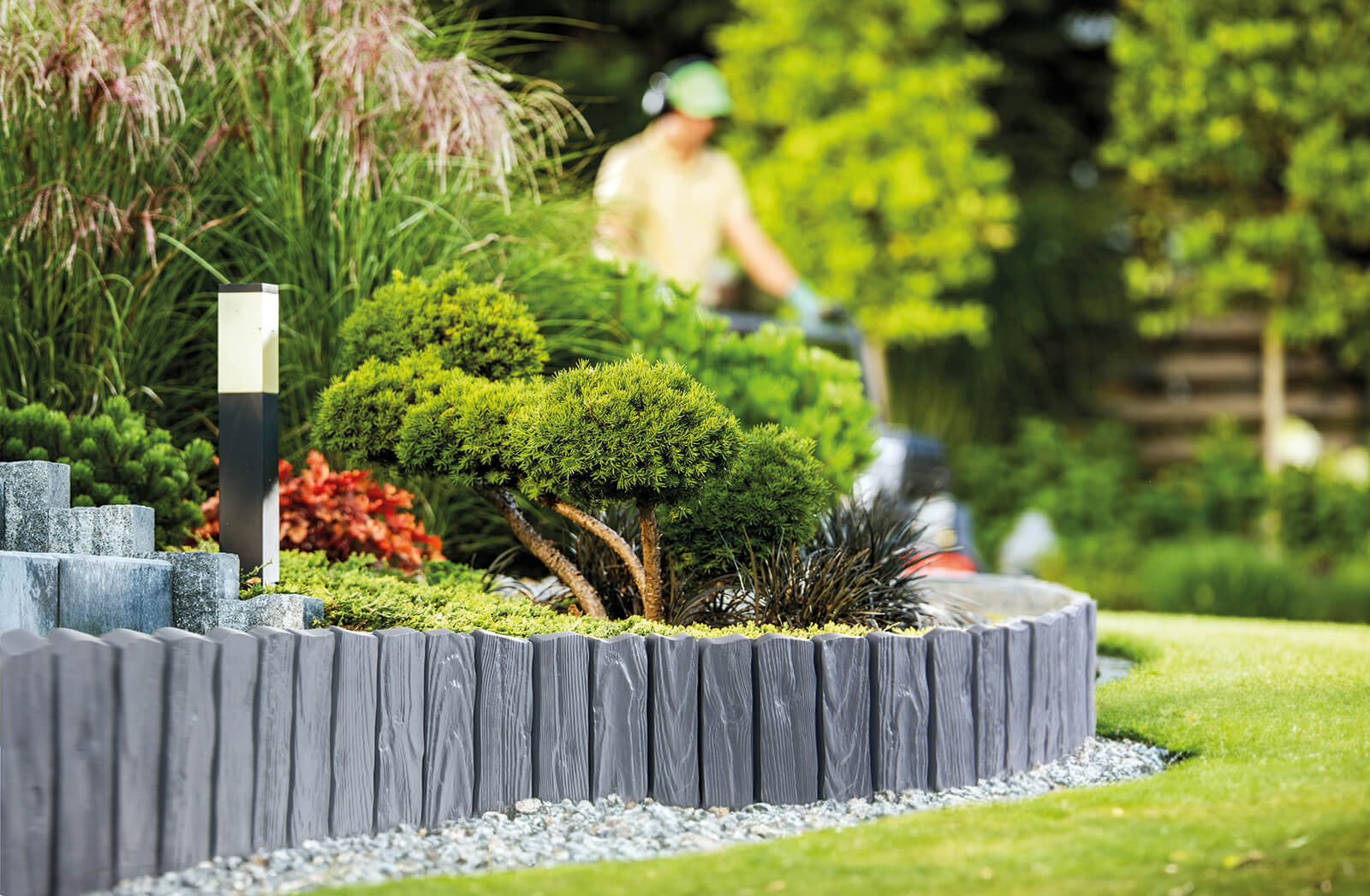 Lawn Edging, Plastic Palisade Wood Effect, 2.32m, Black - Best4Trade-Retail Garden tools & Accesories