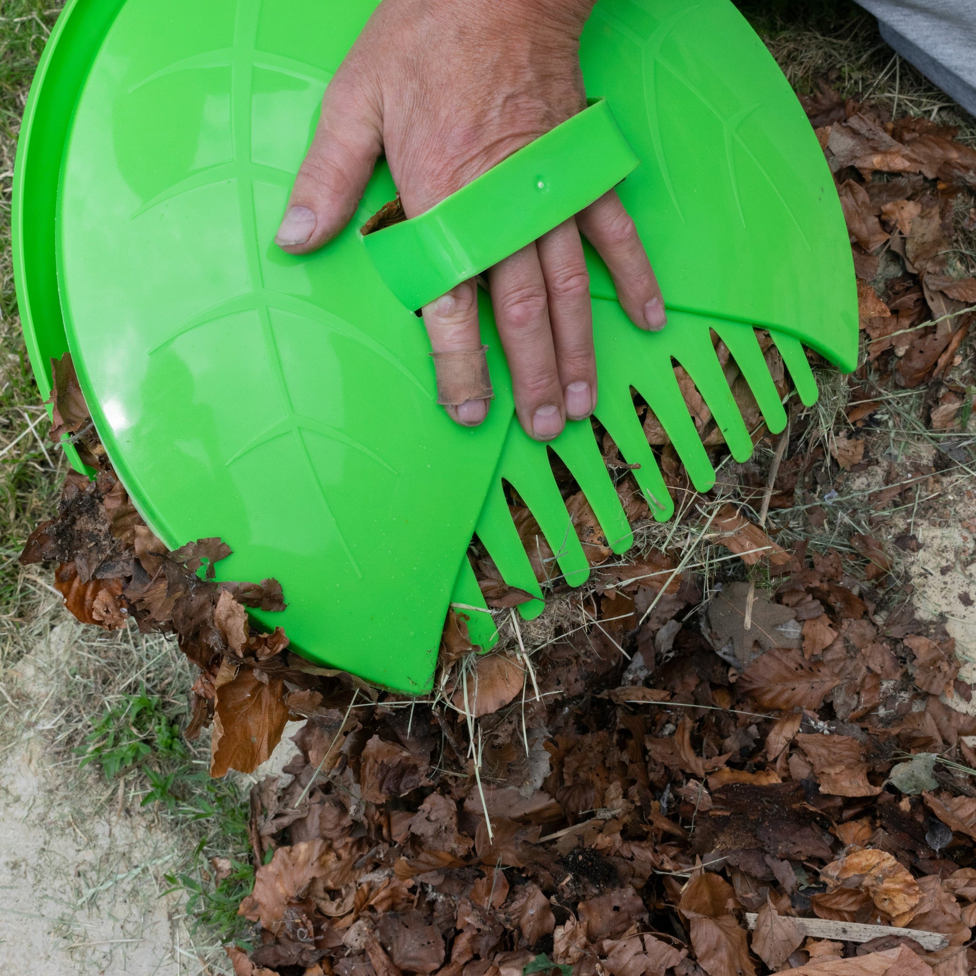 Leaf Grab Garden Cleaning Scoops, Green - Best4Trade-Retail Garden tools & Accesories