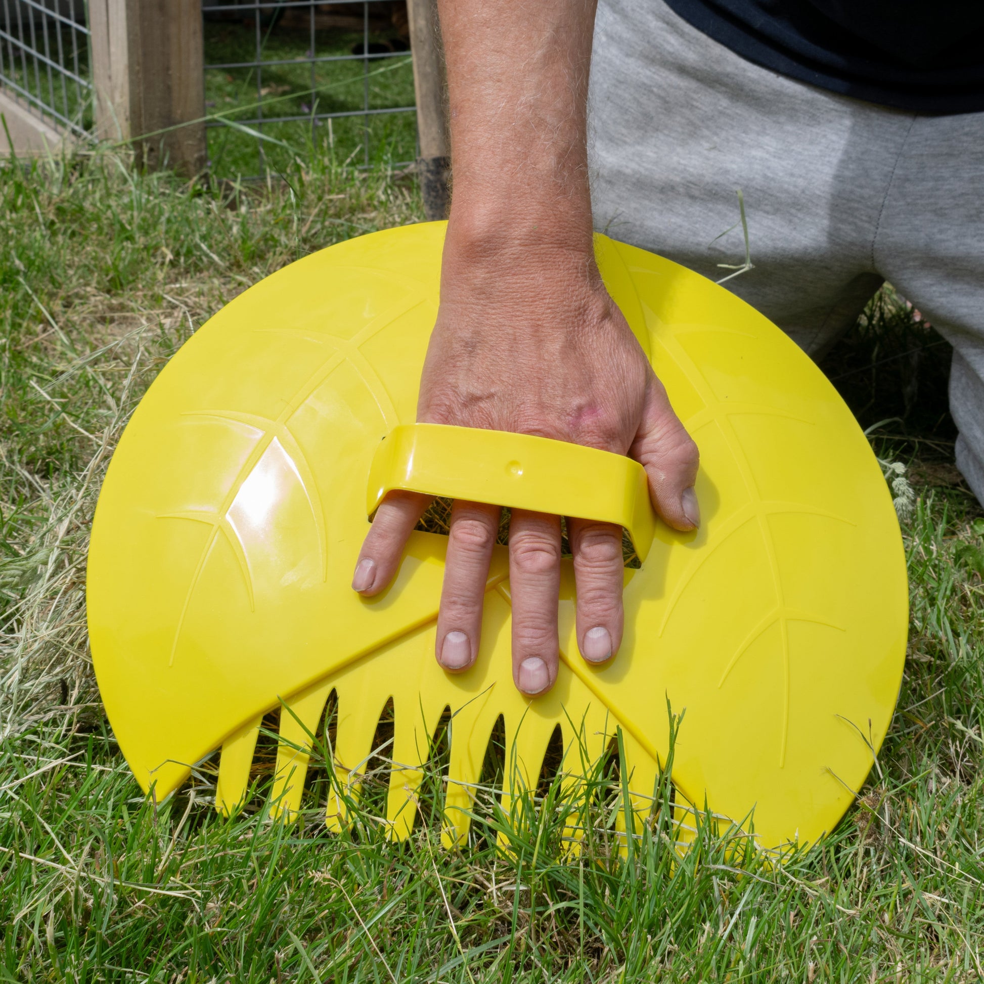 Leaf Grab Garden Cleaning Scoops, Yellow - Best4Trade-Retail Garden tools & Accesories