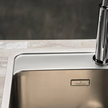 Load image into Gallery viewer, Ohio 50 x 40 Tapwing Integrated Stainless Steel Kitchen Sink - Reginox

