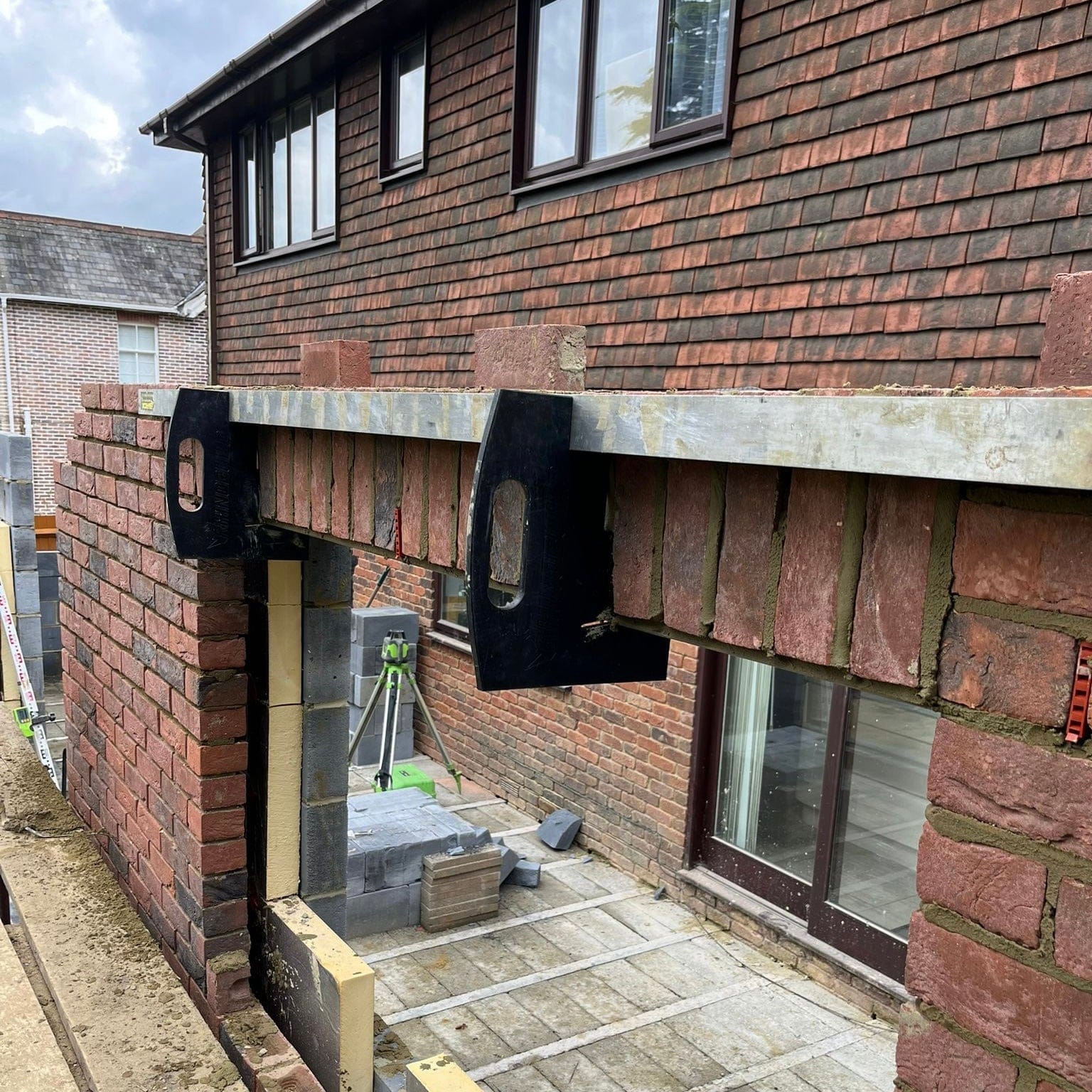 Lintel Profile Supports / Soldier Brackets (Pair) - RHINOBUILD Bricklaying Tools