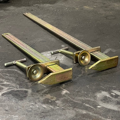 External Clamp - Spiked Sliding Clamp - RHINOBUILD Bricklaying Tools