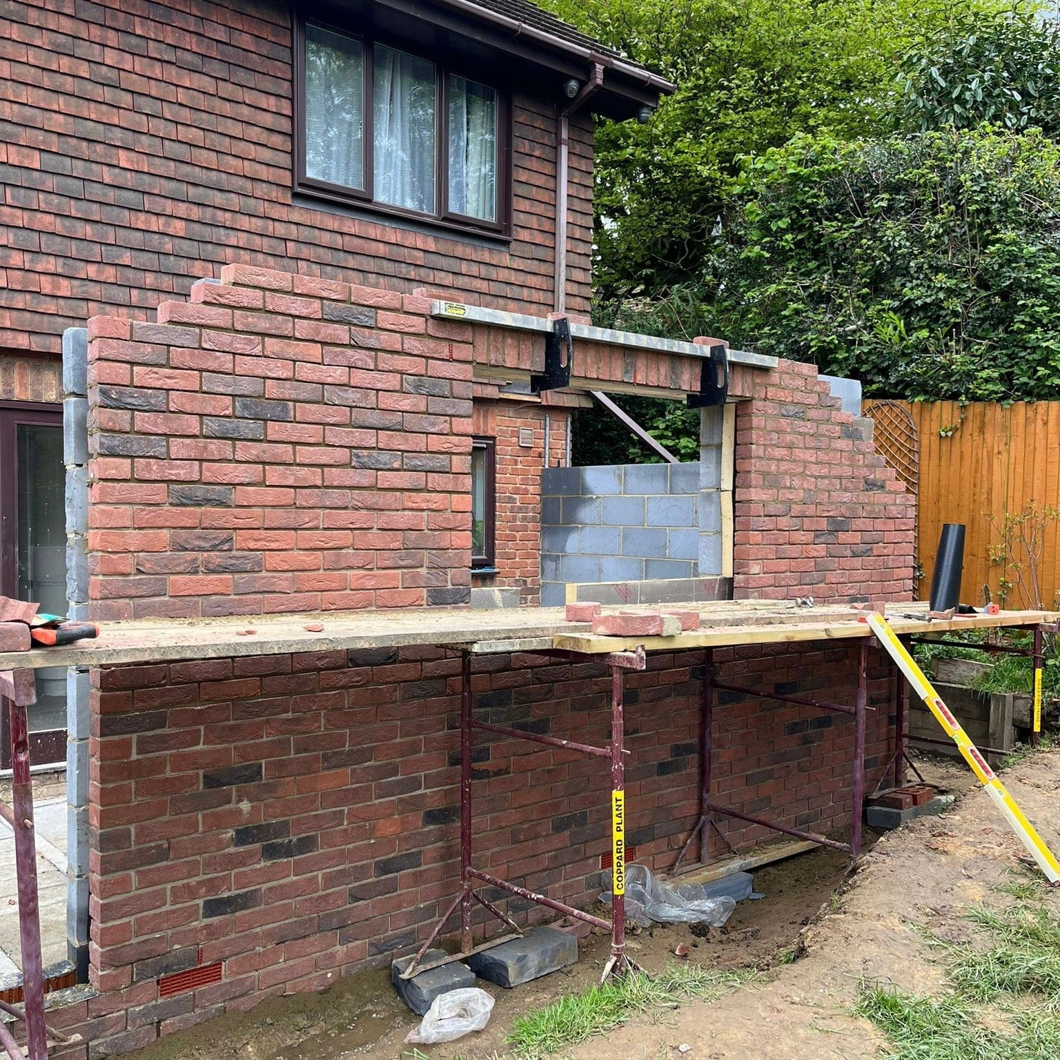 Lintel Profile Supports / Soldier Brackets (Pair) - RHINOBUILD Bricklaying Tools