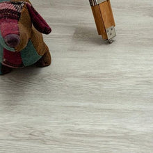 Load image into Gallery viewer, SISU Dryback White Oak Vinyl Flooring Tiles - 190mm x 1230mm (20 Pack) - EnviroBuild
